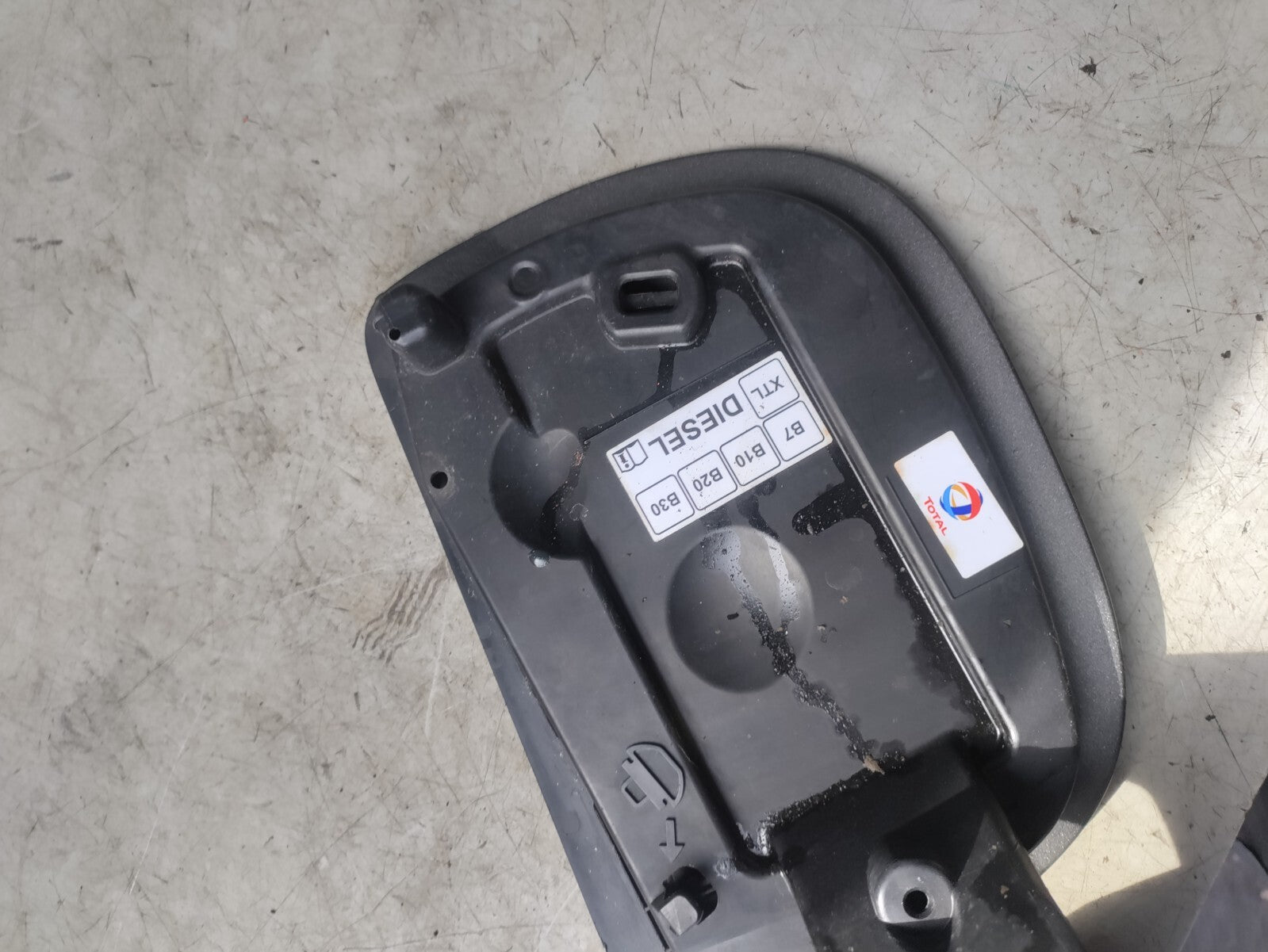CITROEN C4 CACTUS 2019 FUEL CAP FLAP NIMBUS GREY