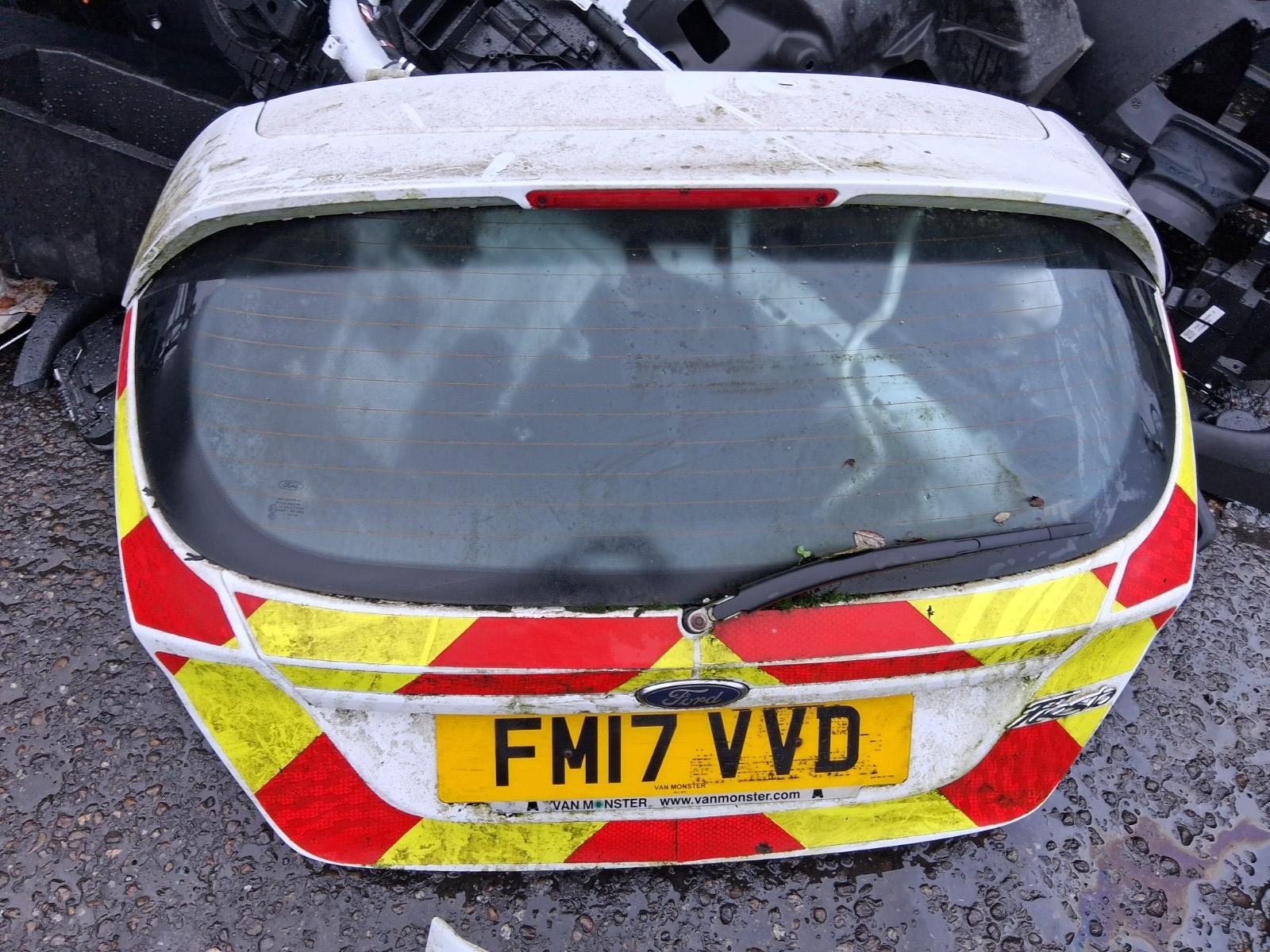2017 FORD FIESTA 3 DOOR MK7 COMPLETE BOOTLID TAILGATE WHITE