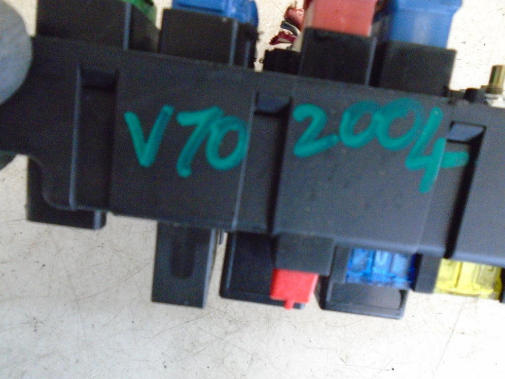 VOLVO V70 2004 MK2 PRE FACELIFT RELAY FUSE BOX BOARD 518828017