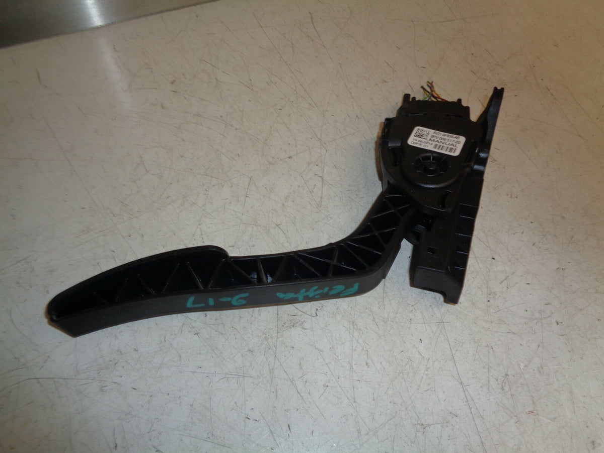 FORD FIESTA MK7 2017 1.25 PETROL ACCELERATOR THROTTLE PEDAL 8V219F836AB