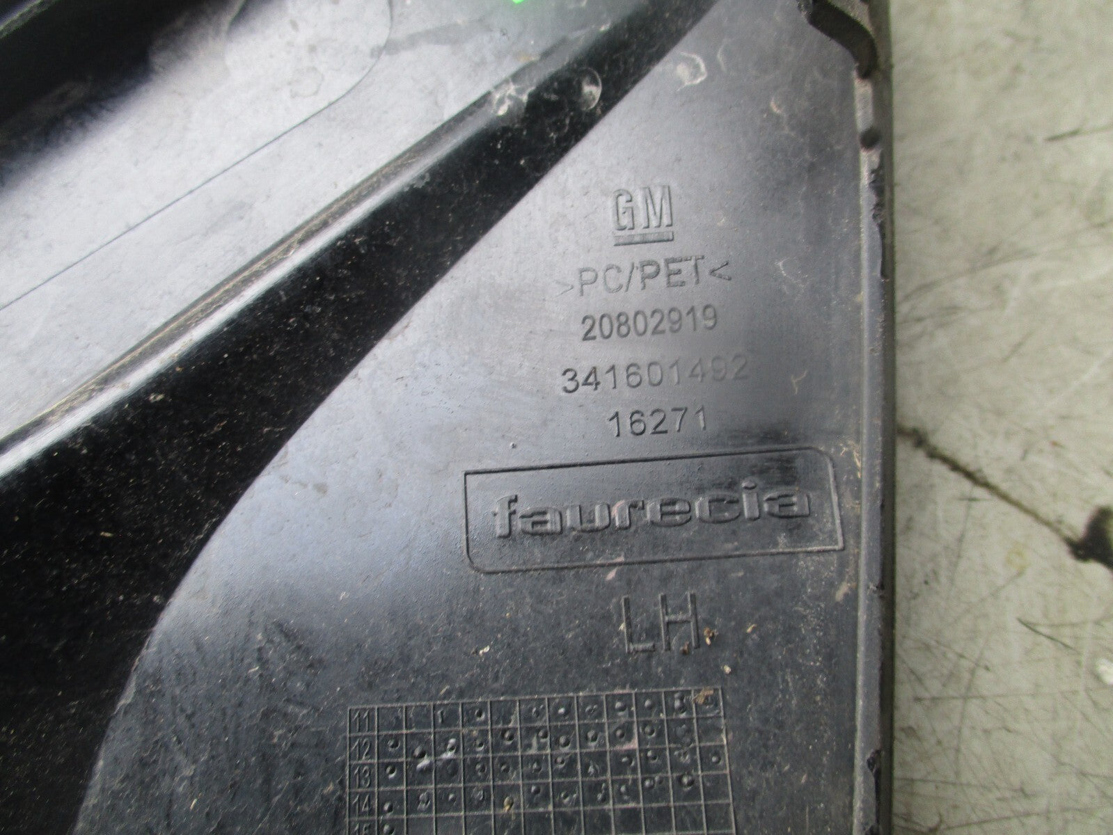 2012 VAUXHALL ZAFIRA FRONT LEFT BUMPER GRILL 20802919