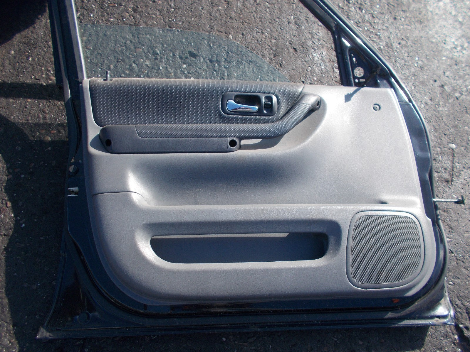 HONDA CRV CR-V MK1 2001 PASSENGER SIDE FRONT DOOR BLACK NEAR SIDE FRONT NSF