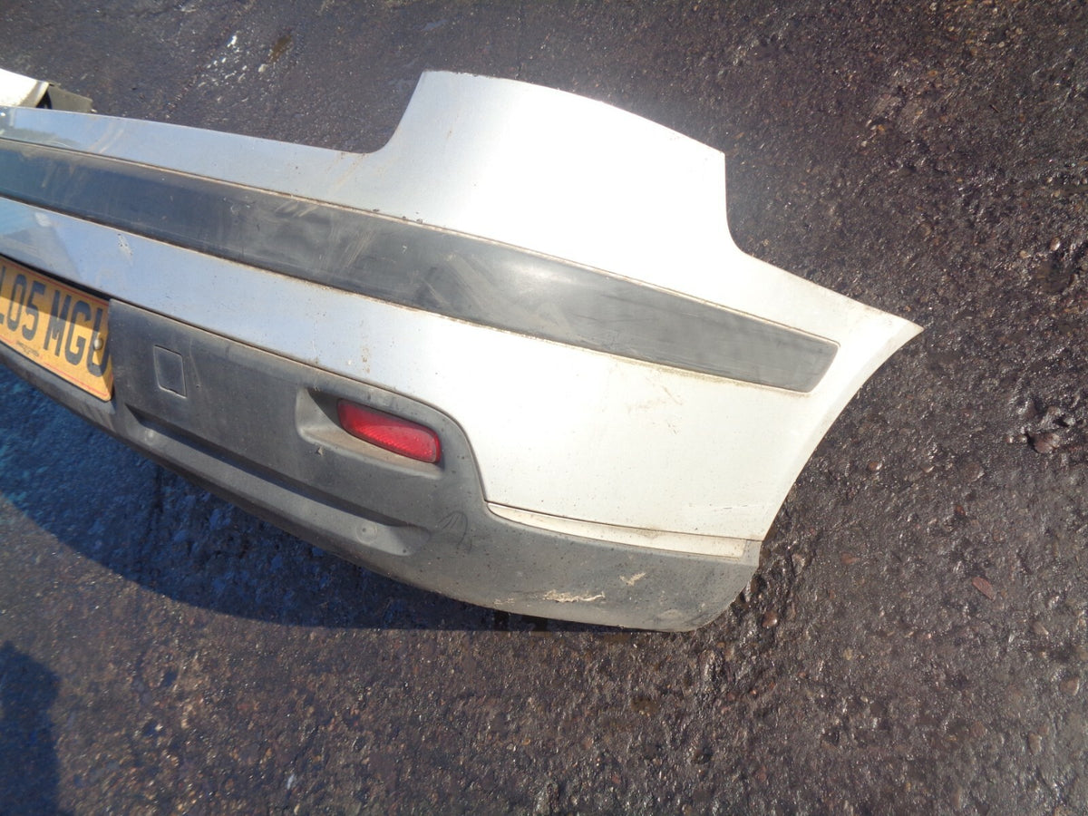CITROEN C5 2005 HATCHBACK REAR COMPLETE BUMPER SILVER 9659475180