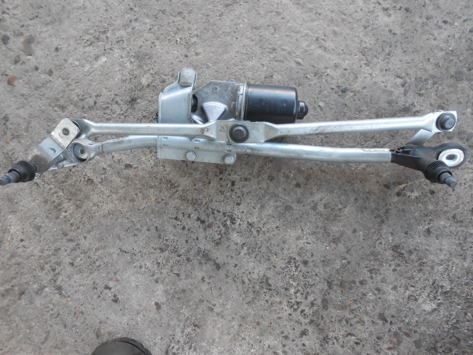 BMW 1 SERIES E87 2006 WINDSCREEN WIPER MOTOR & LINKAGES 6938607