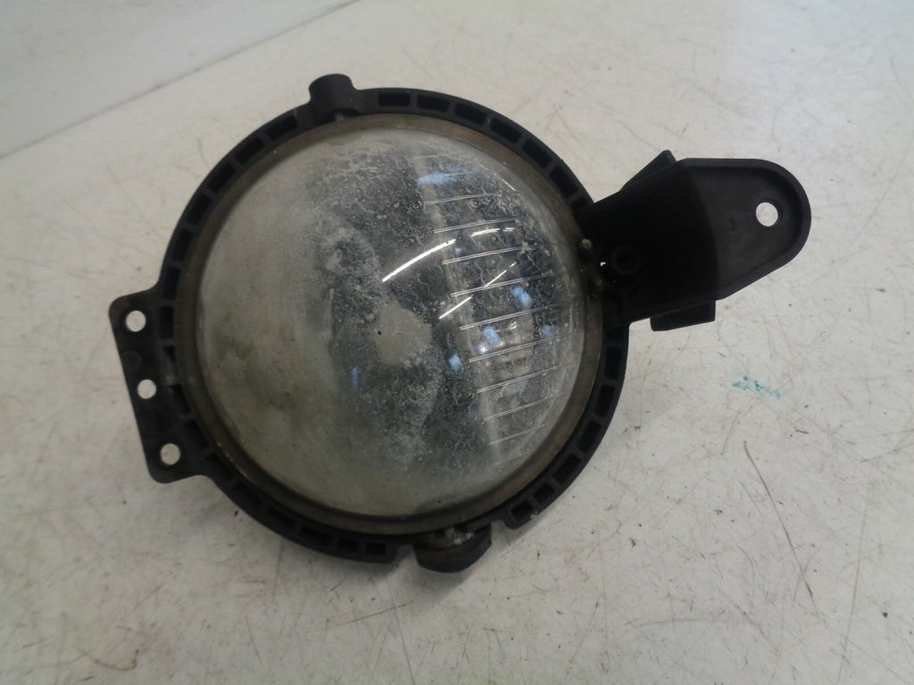 MINI R56 2010 FRONT BUMPER PASSENGER SIDE FOGLIGHT FOG TRIM LAMP
