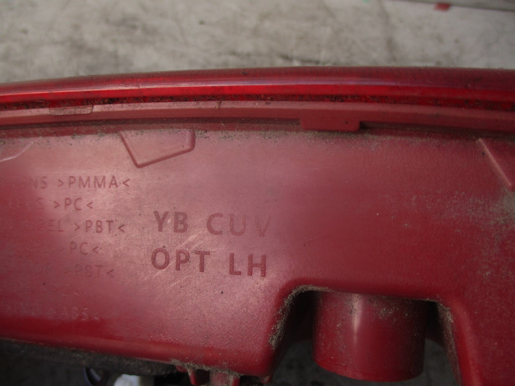 2018 KIA STONIC NSR PASSENGER SIDE REAR INNER TAIL LIGHT TAIL LAMP