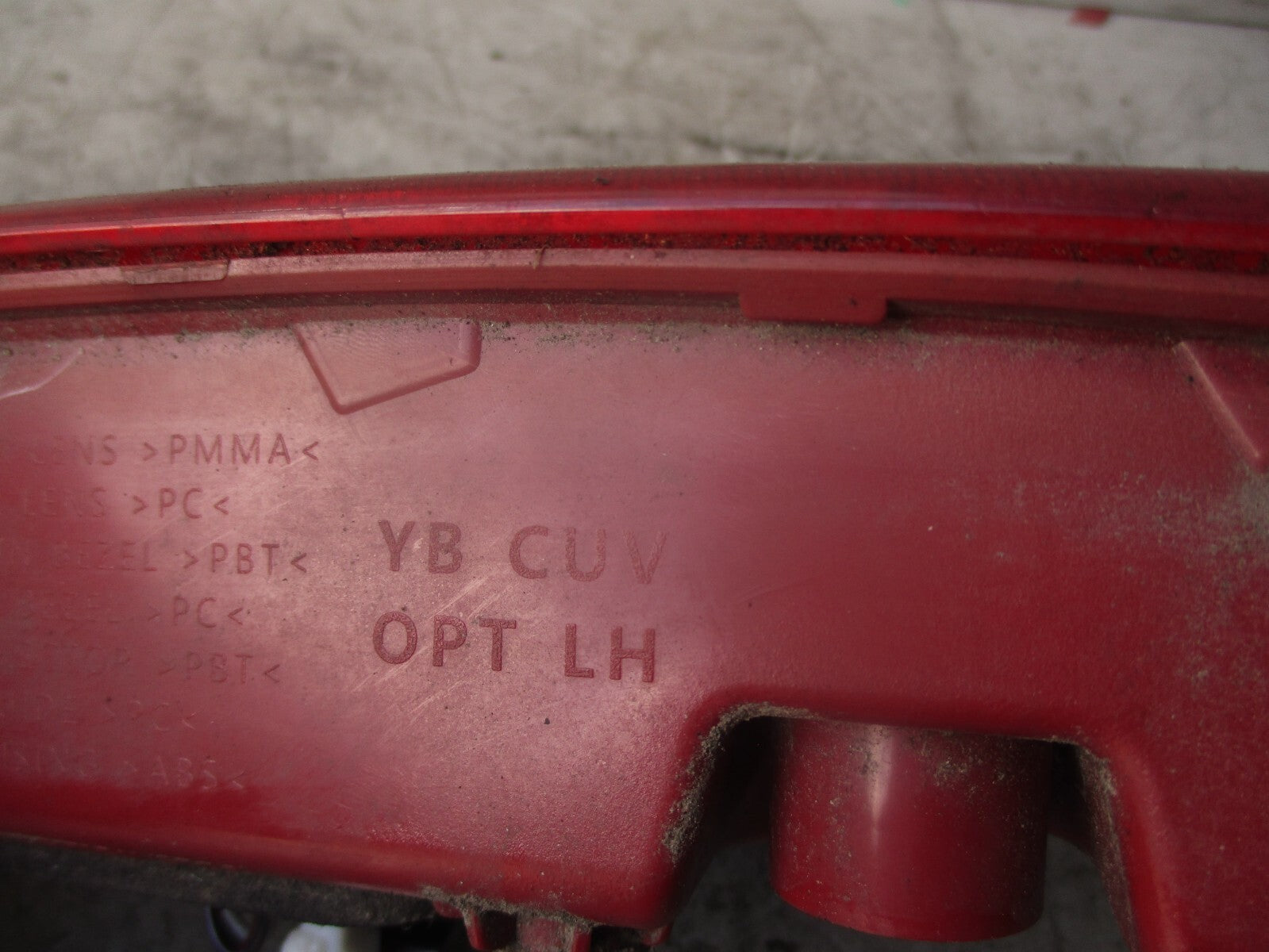 2018 KIA STONIC NSR PASSENGER SIDE REAR INNER TAIL LIGHT TAIL LAMP