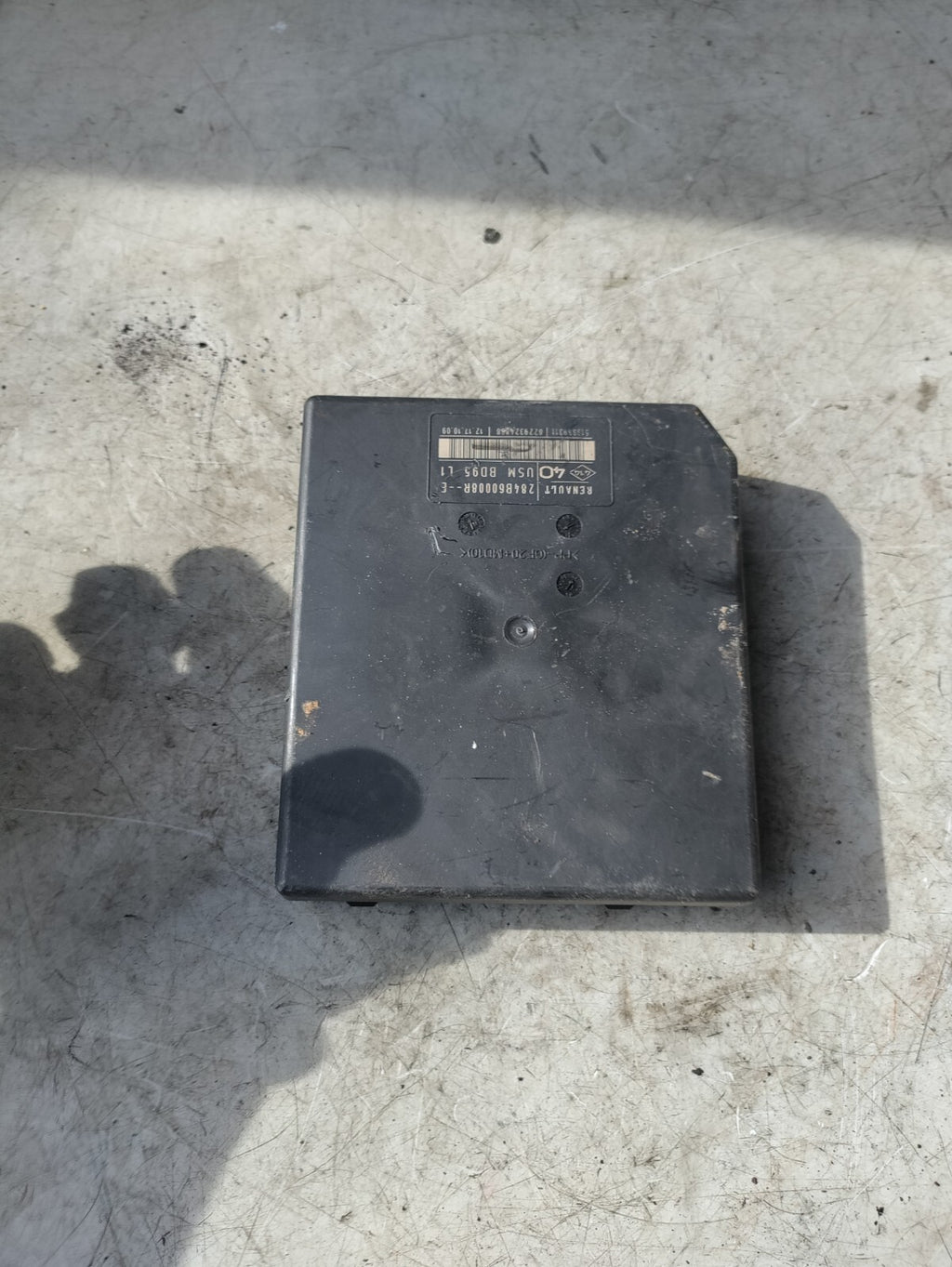RENAULT MEGANE MK3 2011 UNDER BONNET FUSE BOX 284B60008R