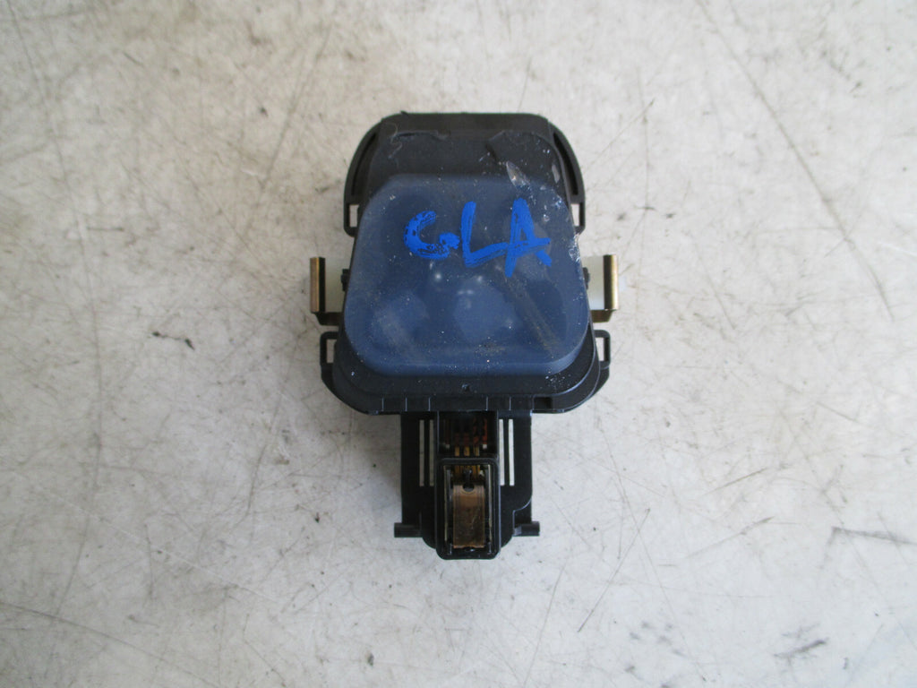 MERCEDES BENZ GLA 2018 X156 RAIN SENSOR MODULE A2469002603