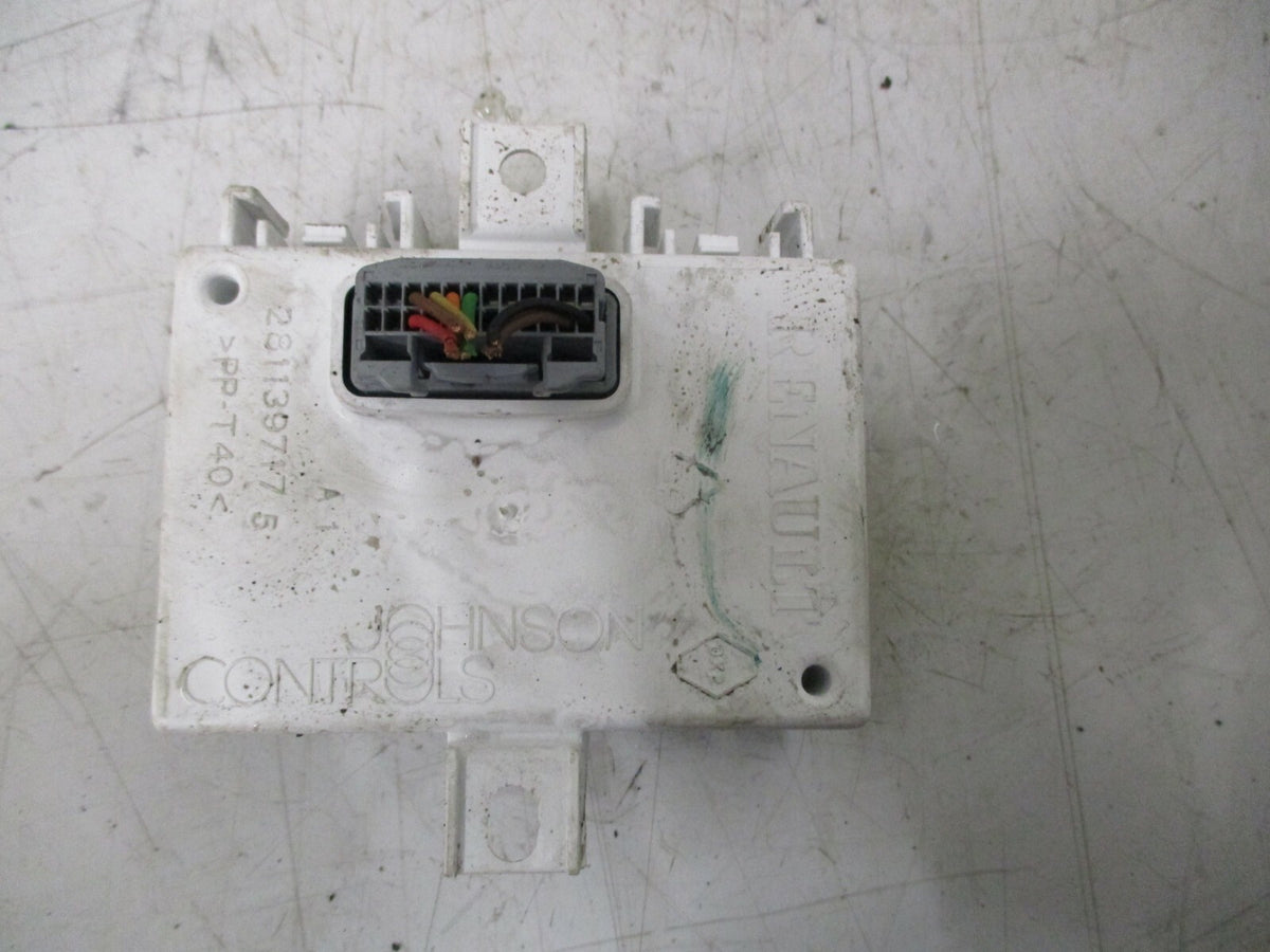 RENAULT CLIO MK4 2013 SAT NAV NAVIGATION RADIO CONTROL MODULE ECU 283467680R