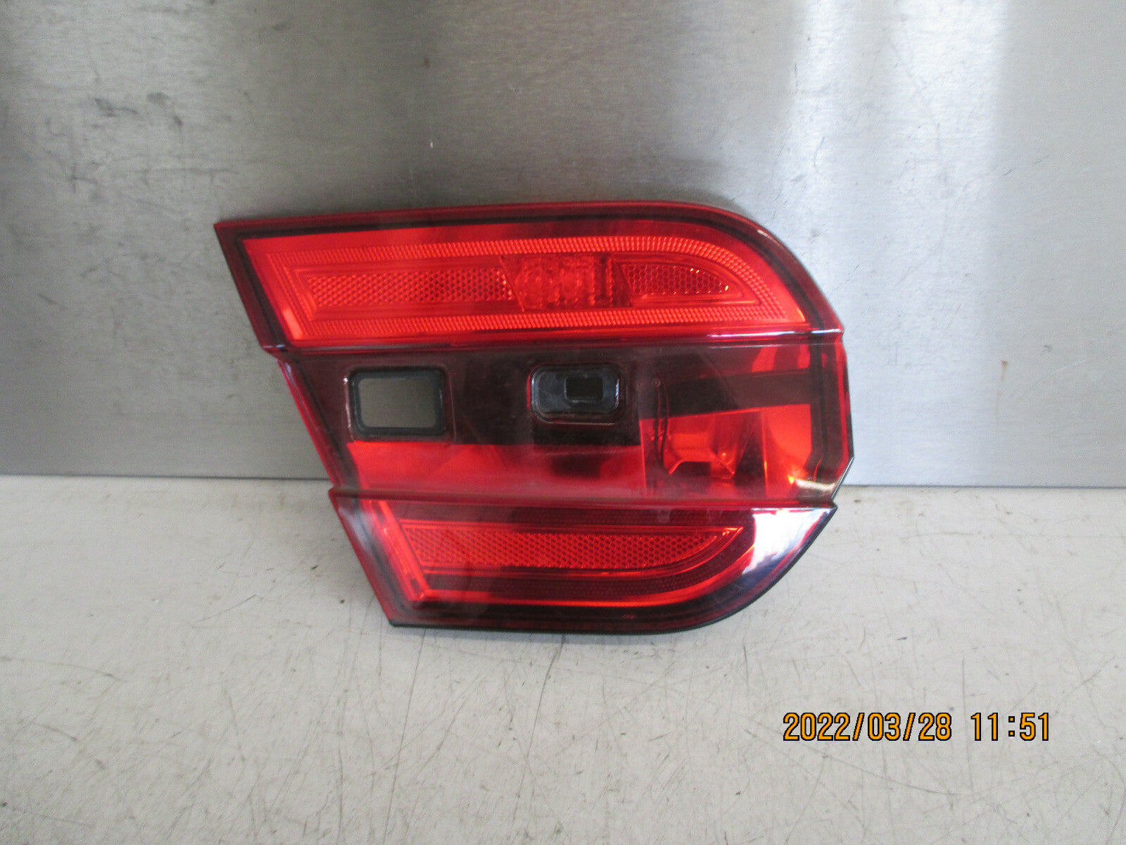 JAGUAR XF 2011 X250 FACELIFT SALOON NSR PASSENGER REAR INNER BRAKE LIGHT CLUSTER