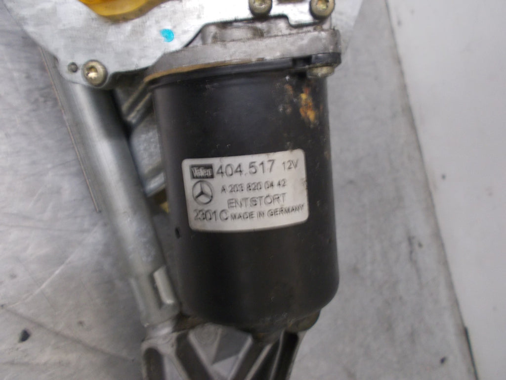 MERCEDES C CLASS W203 2001 FRONT WINDSCREEN WIPER MOTOR LINKAGE A2038200442