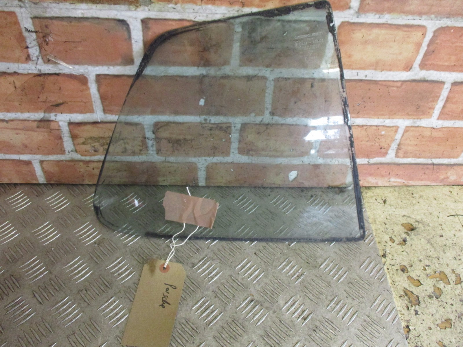 PORSCHE 924 924S 944 COUPE OSR DRIVER SIDE REAR QUARTER WINDOW GLASS