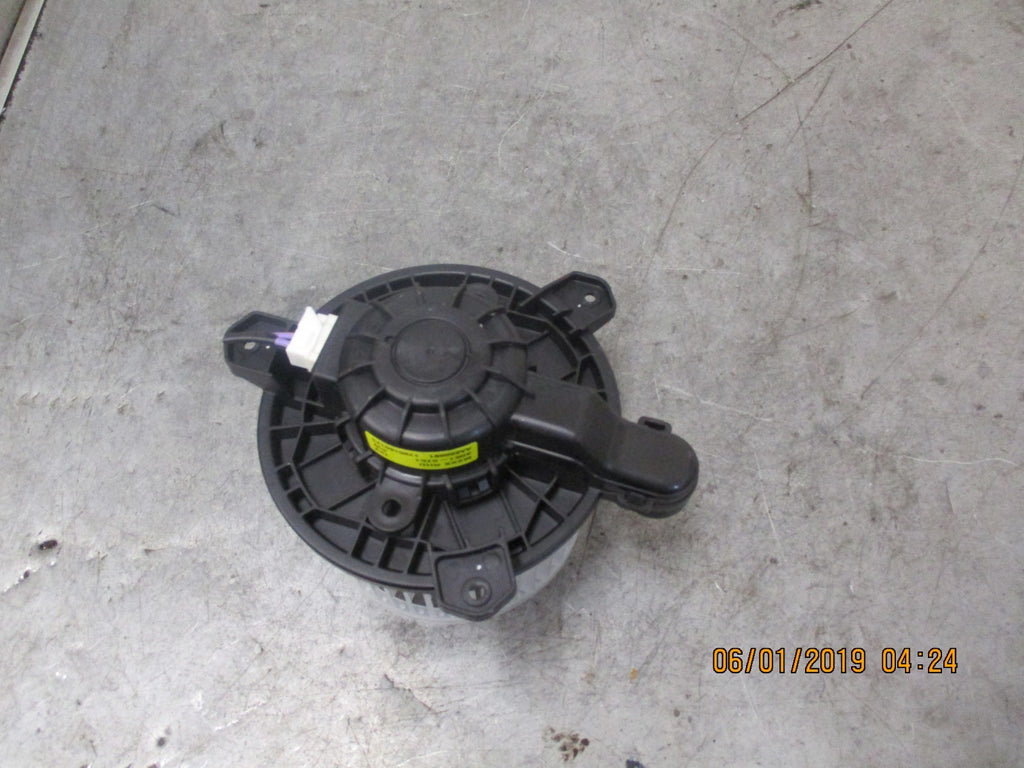VAUXHALL VIVA 2016 HEATER FAN AA500081
