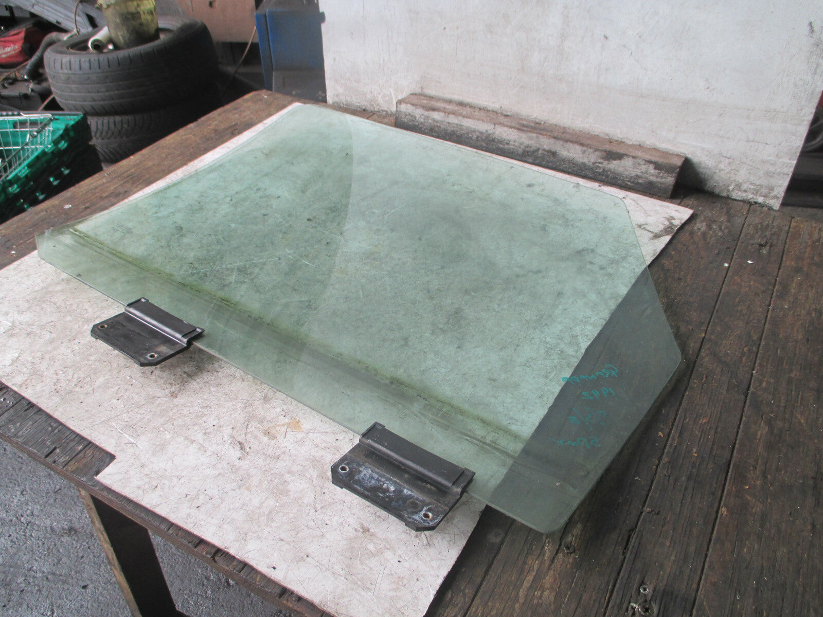 FORD GRANADA MK3 SCORPIO 1992 5 DOOR OSR DRIVER SIDE REAR WINDOW GLASS