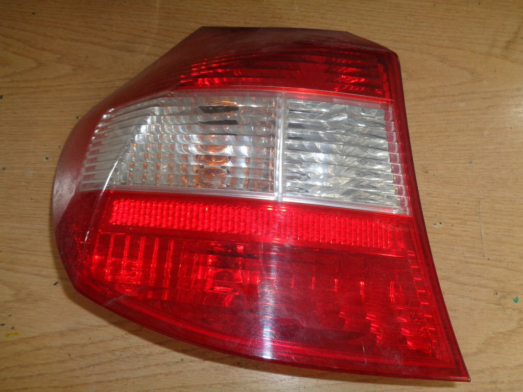 BMW 1 SERIES E87 2005 PASSENGER NEAR SIDE REAR TAIL LIGHT