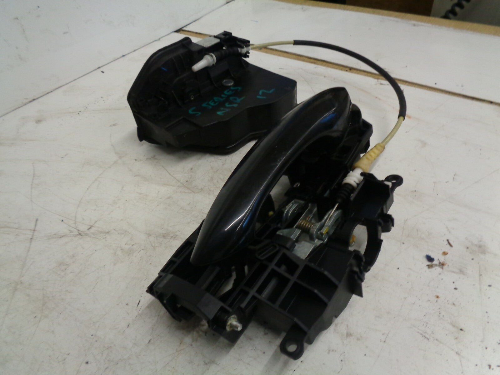 BMW 5 SERIES 2012 F10 NSR PASSENGER REAR LOCK MECHANISM WITH EXTERIOR HANDLE