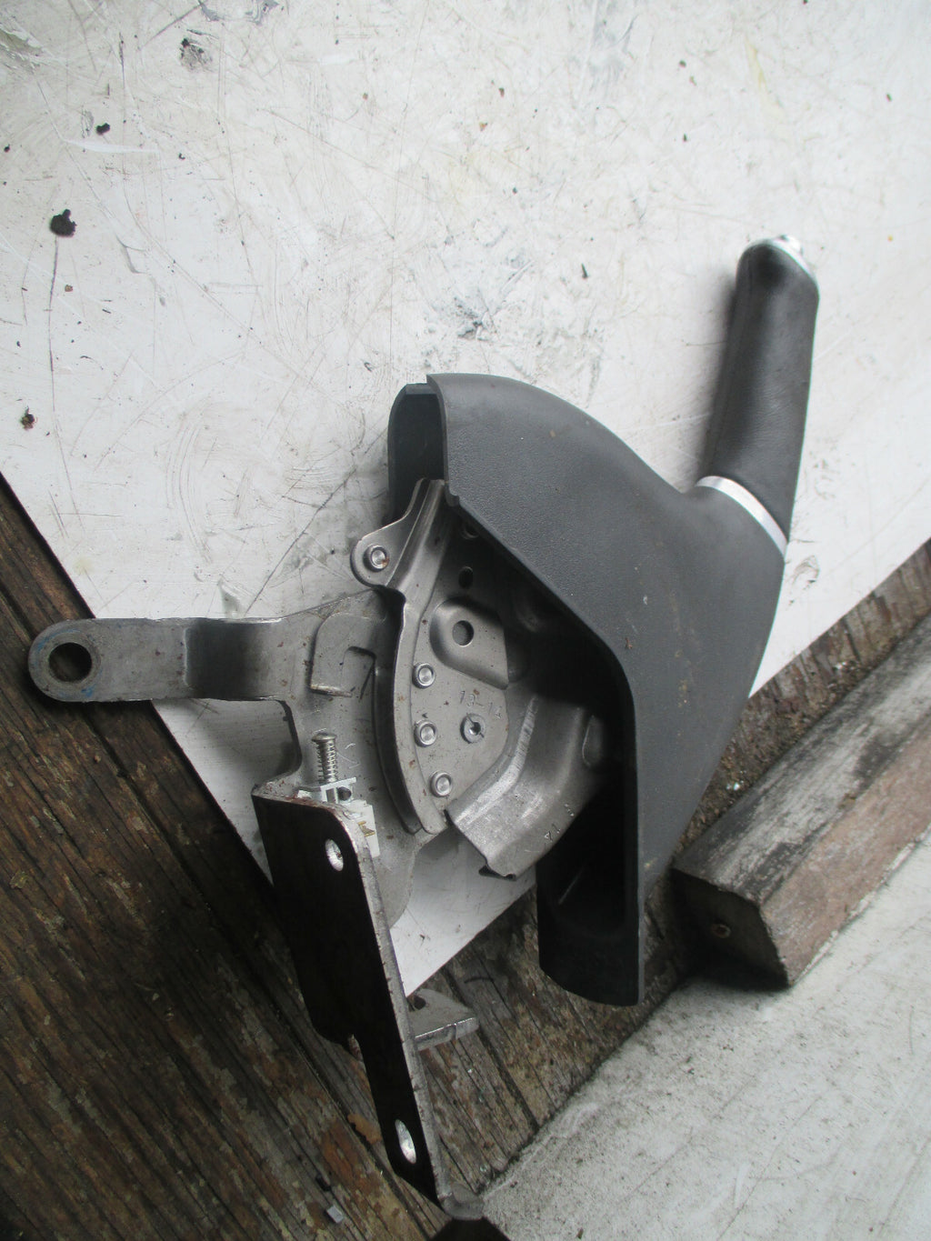 FORD FIESTA MK7 2014 MANUAL HANDBRAKE LEVER HANDLE C1B12780DC
