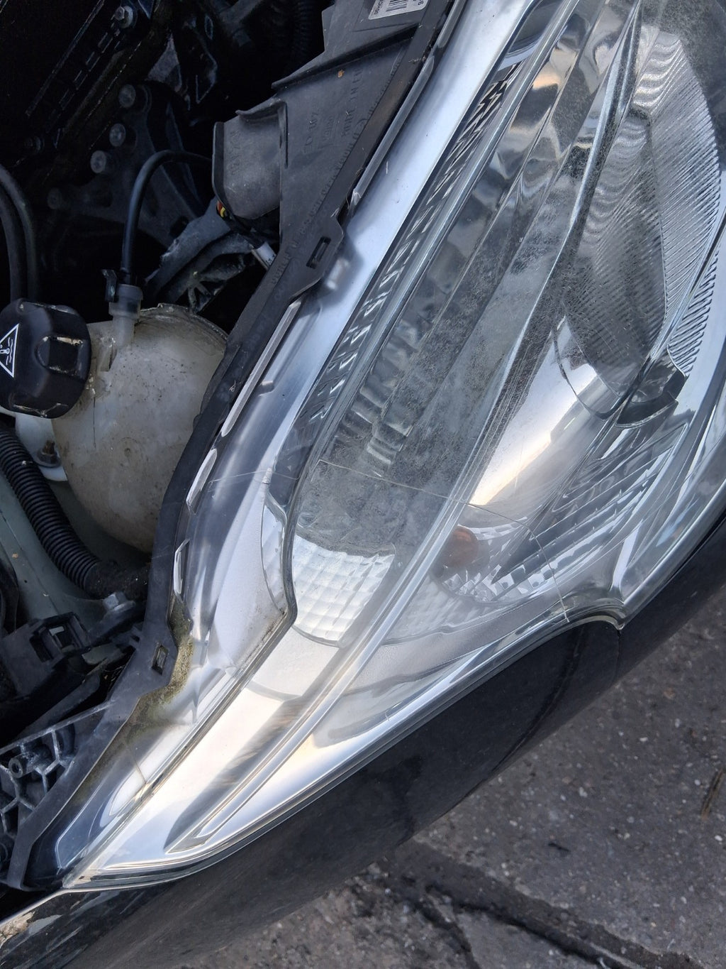 2014 PEUGEOT 208 OSF DRIVER SIDE FRONT RIGHT HEADLIGHT 9802221380