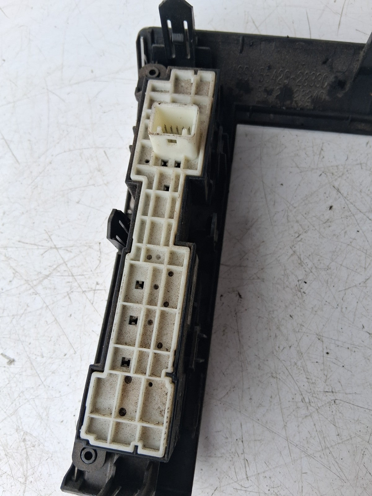 TOYOTA ESTIMA MK3 2013 DASH HAZARD SWITCH PANEL / CENTRE CONSOLE TRIM 5542028330