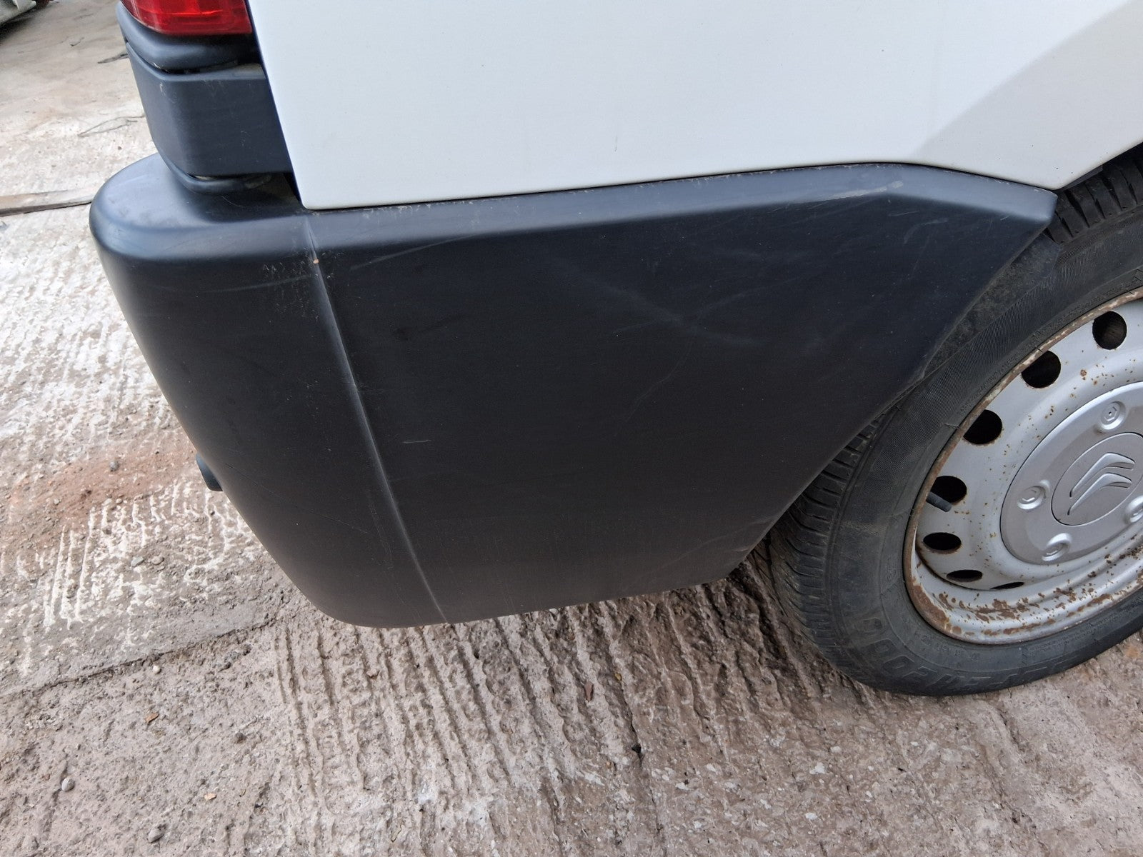 2016 CITROEN DISPATCH MK2 COMPLETE REAR BUMPER WITH PDC SENSORS BLACK