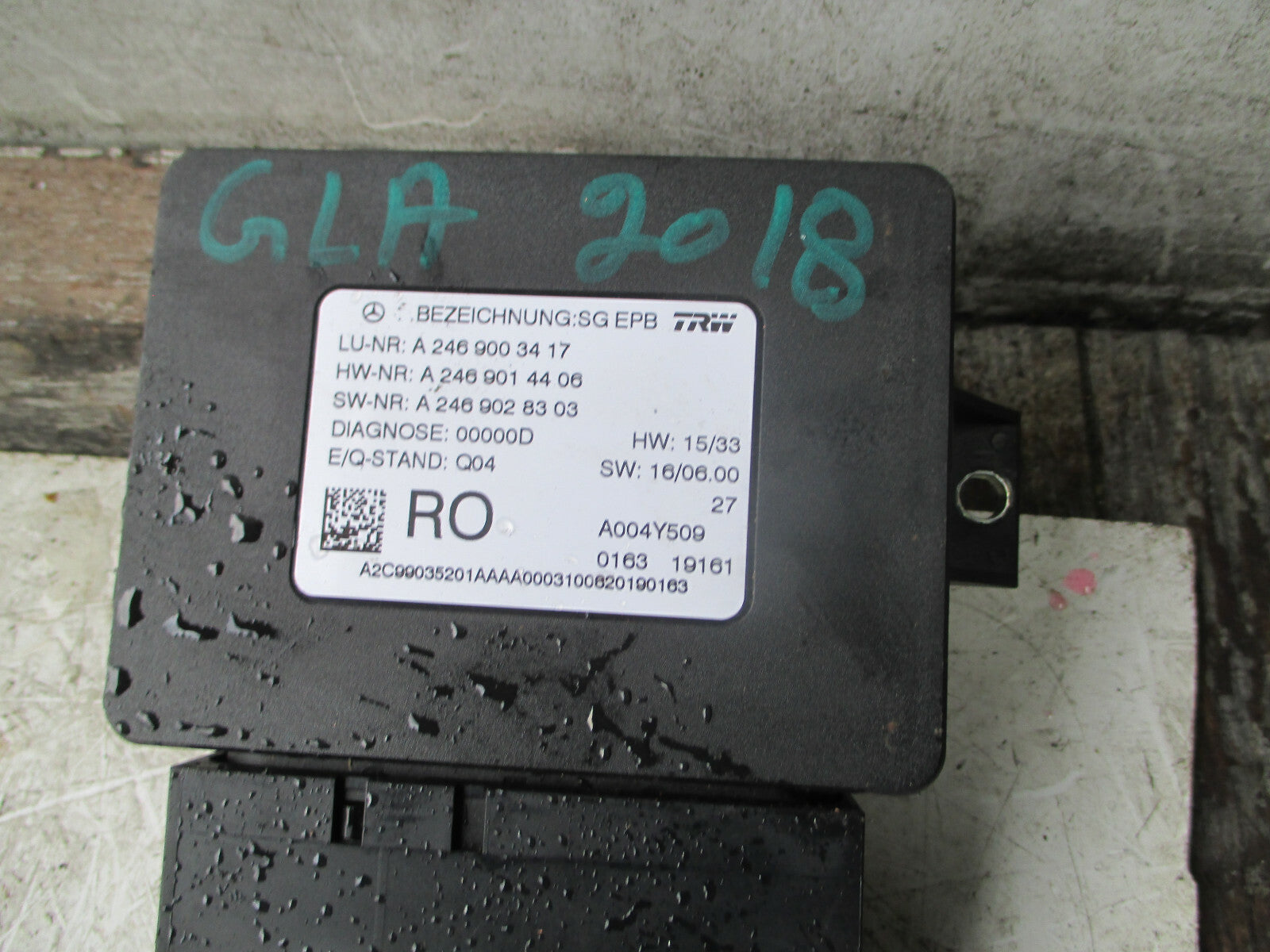 MERCEDES GLA X156 2018 ELECTRIC HANDBRAKE CONTROL ECU UNIT A2469003417