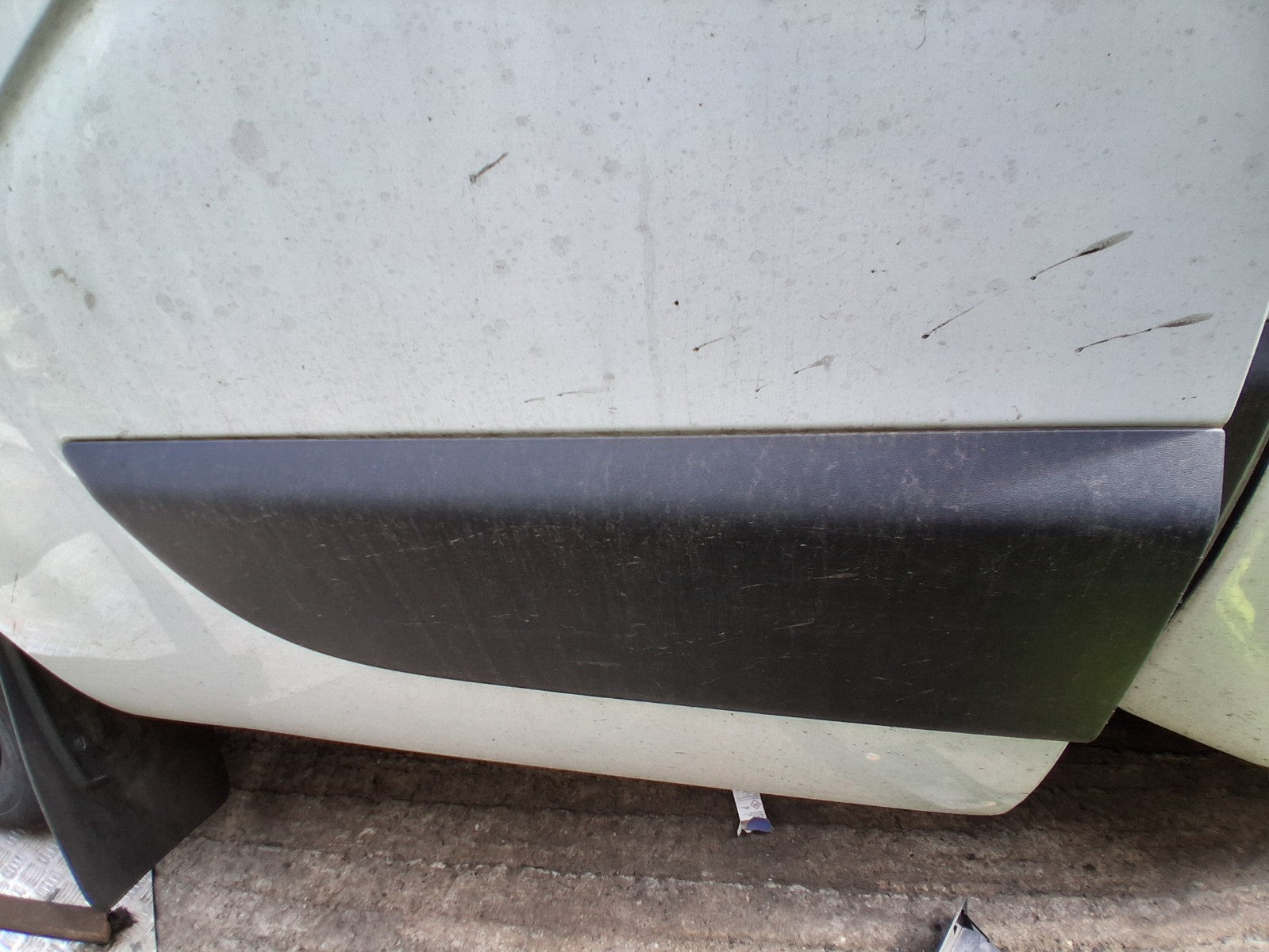 2024 RENAULT MASTER MK3 NSF PASSENGER SIDE FRONT DOOR MOULDING TRIM