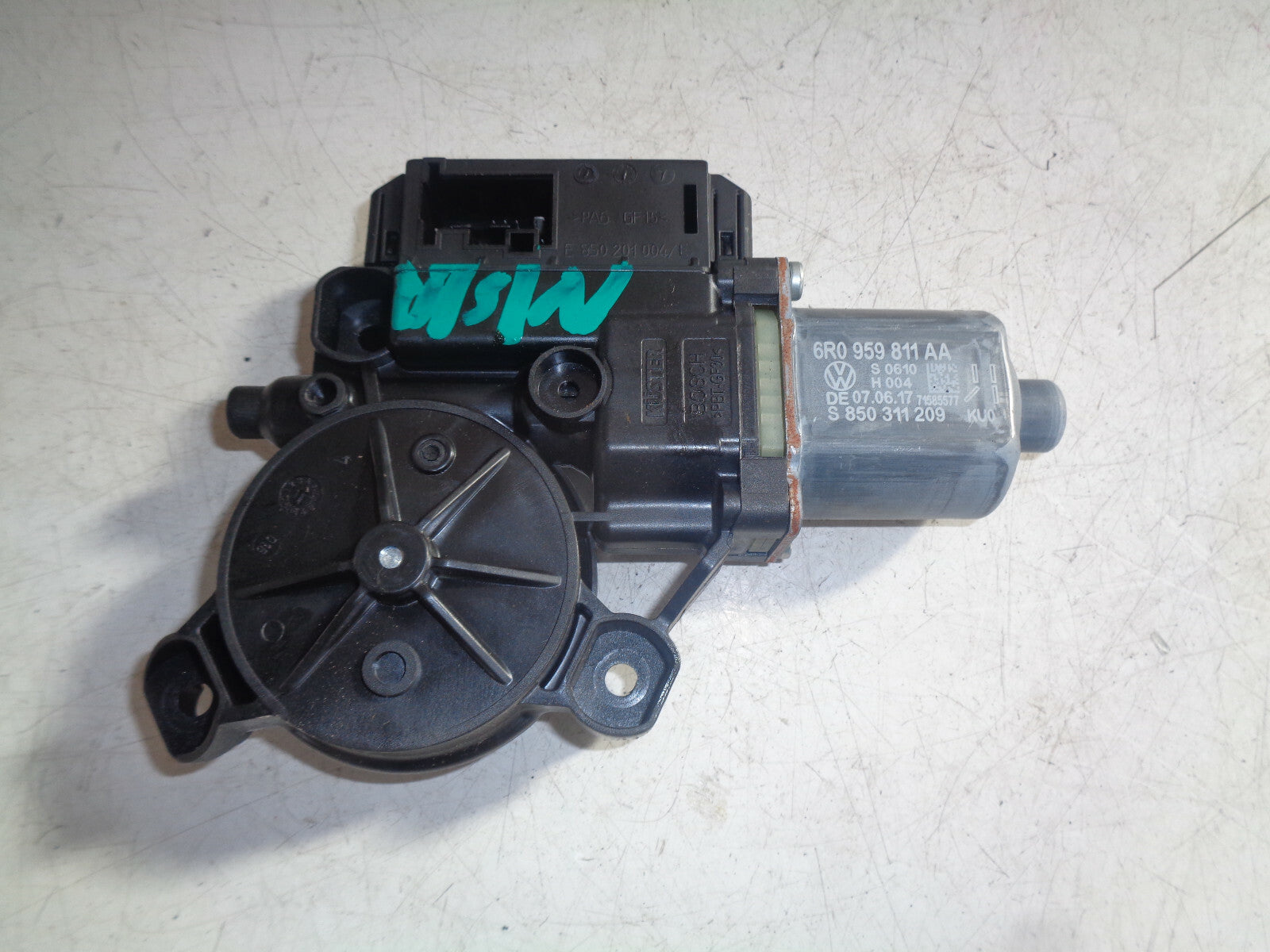 VW VOLKSWAGEN POLO 6R 6C 2017 NSR PASSENGER SIDE REAR WINDOW MOTOR 6R0959811AA