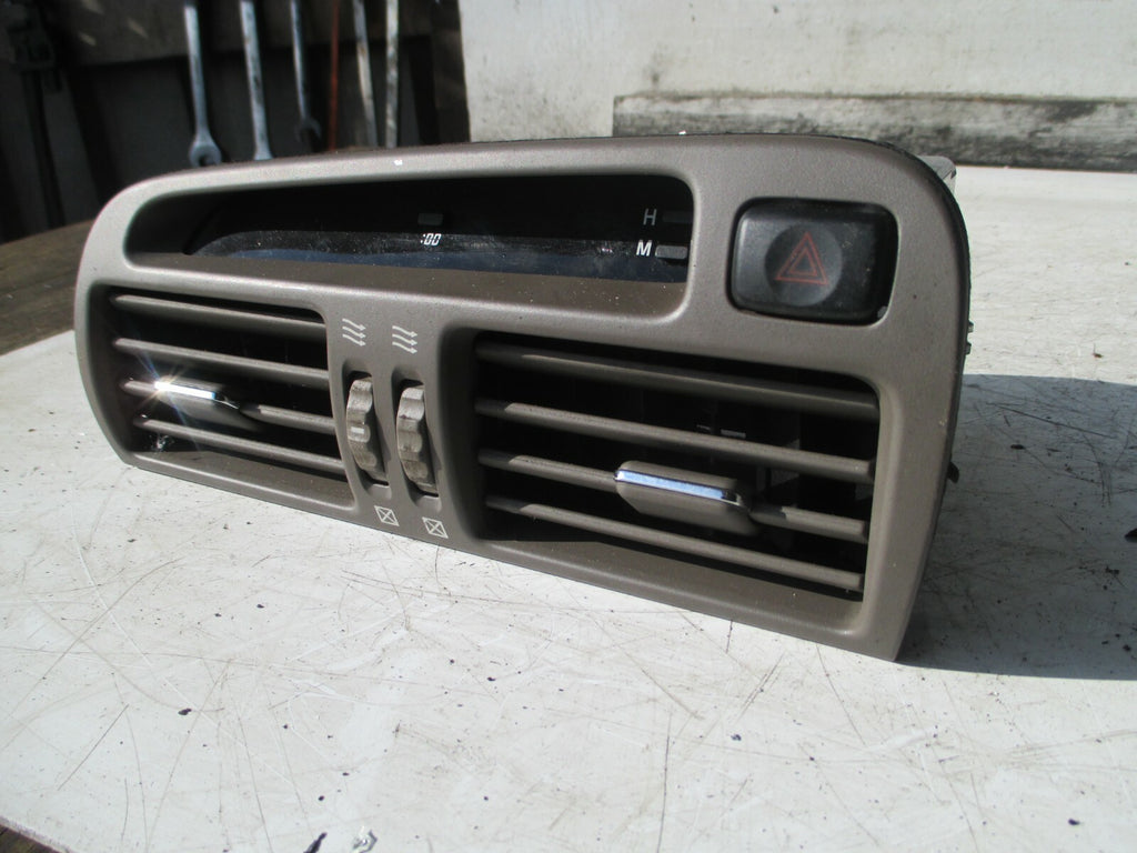 LEXUS GS300 1998 MK2 FRONT CENTRE AIR VENTS WITH CLOCK INFO DISPLAY 5566030340