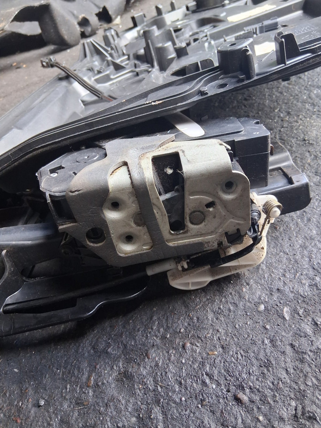2014 FORD FIESTA MK7 NSF PASSENGER SIDE FRONT LEFT DOOR LOCK MOTOR REGULATOR