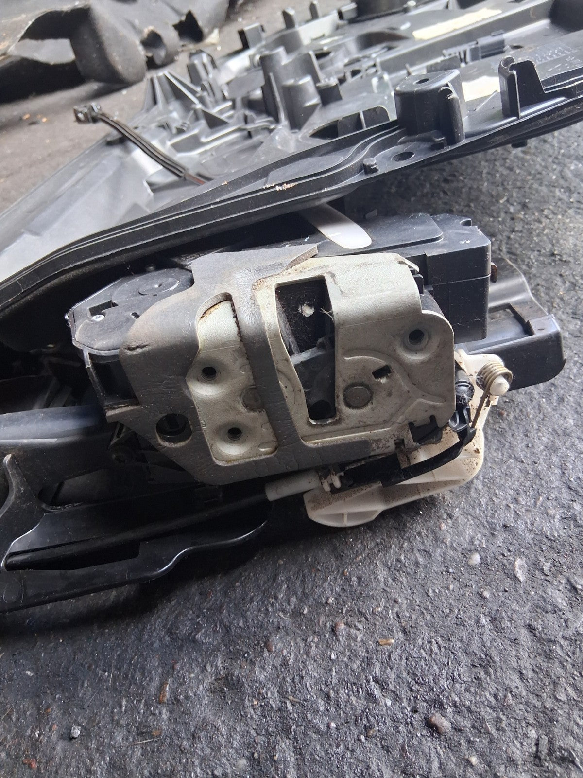 2014 FORD FIESTA MK7 NSF PASSENGER SIDE FRONT LEFT DOOR LOCK MOTOR REGULATOR