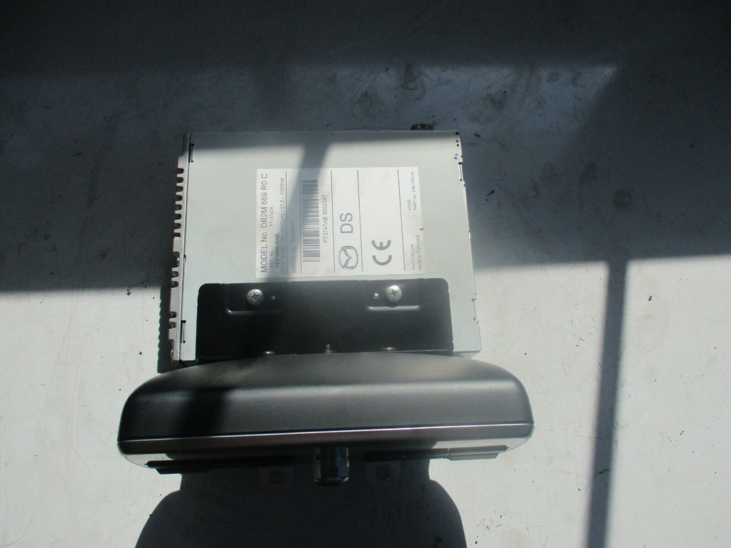 MAZDA 2 STEREO RADIO CD PLAYER HEAD UNIT DB2M669R0C