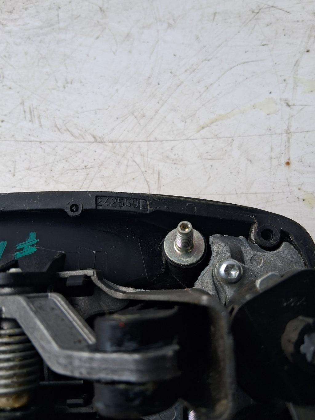 2021 FIAT FIORINO NS PASSENGER SIDE LEFT EXTERIOR DOOR HANDLE 242559