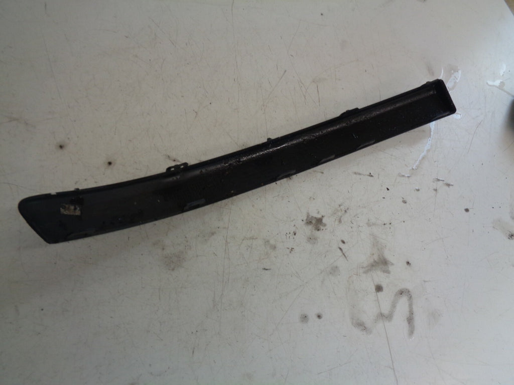 RENAULT CLIO MK3 05-09 NS FRONT PASSENGER SIDE BUMPER MOULDING
