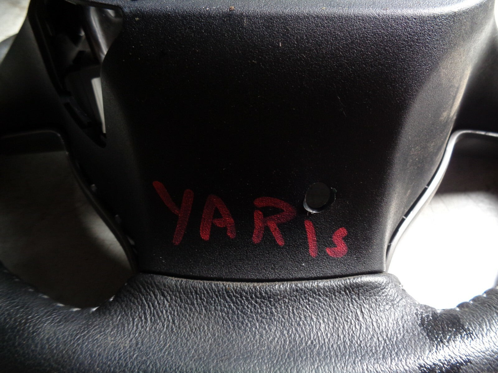 TOYOTA YARIS 2013 MK3 DRIVER STEERING WHEEL WITHOUT AIRBAG 306744199483