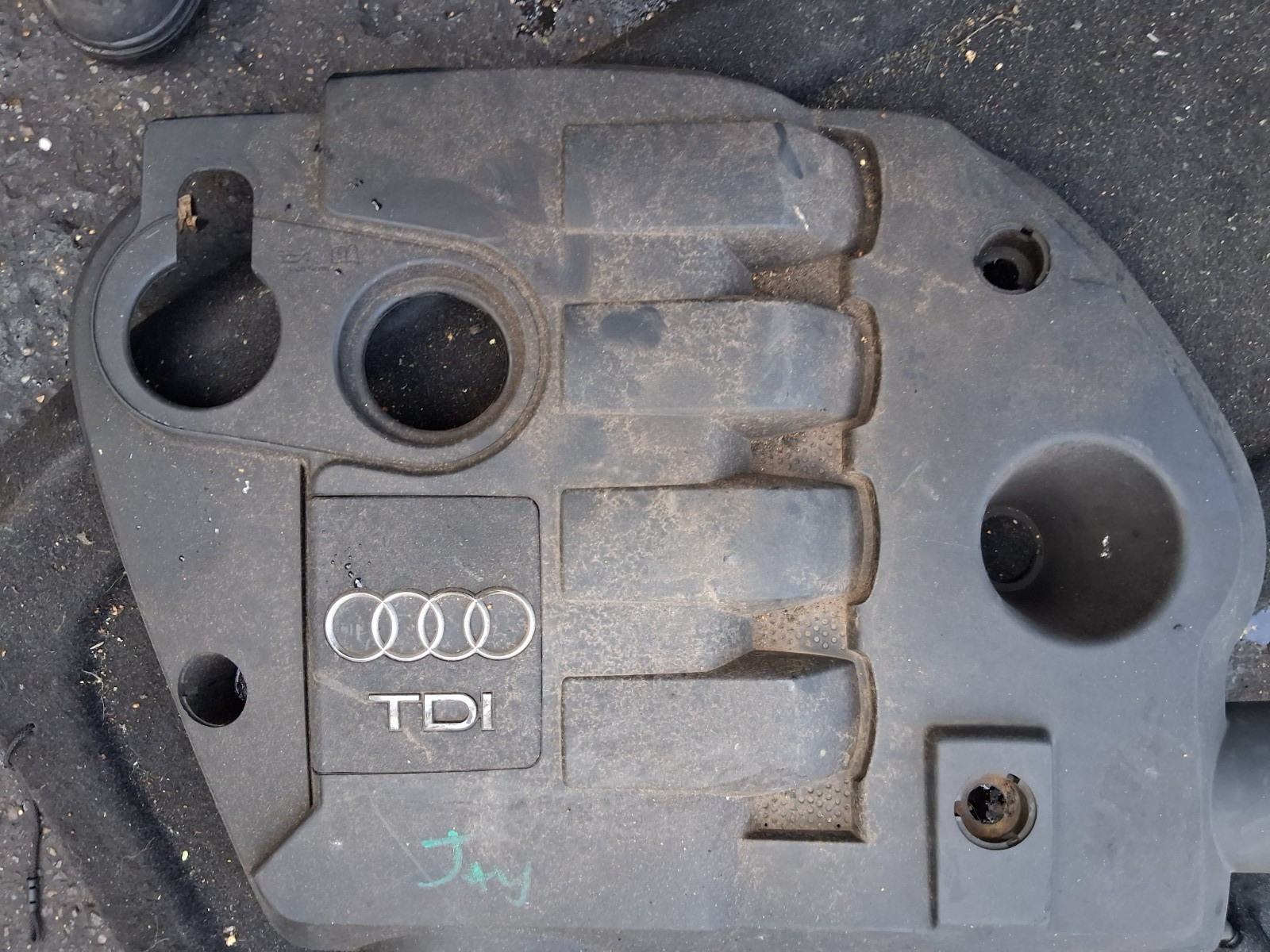 2007 AUDI A4 B7 ENGINE COVER TOP LID BLACK