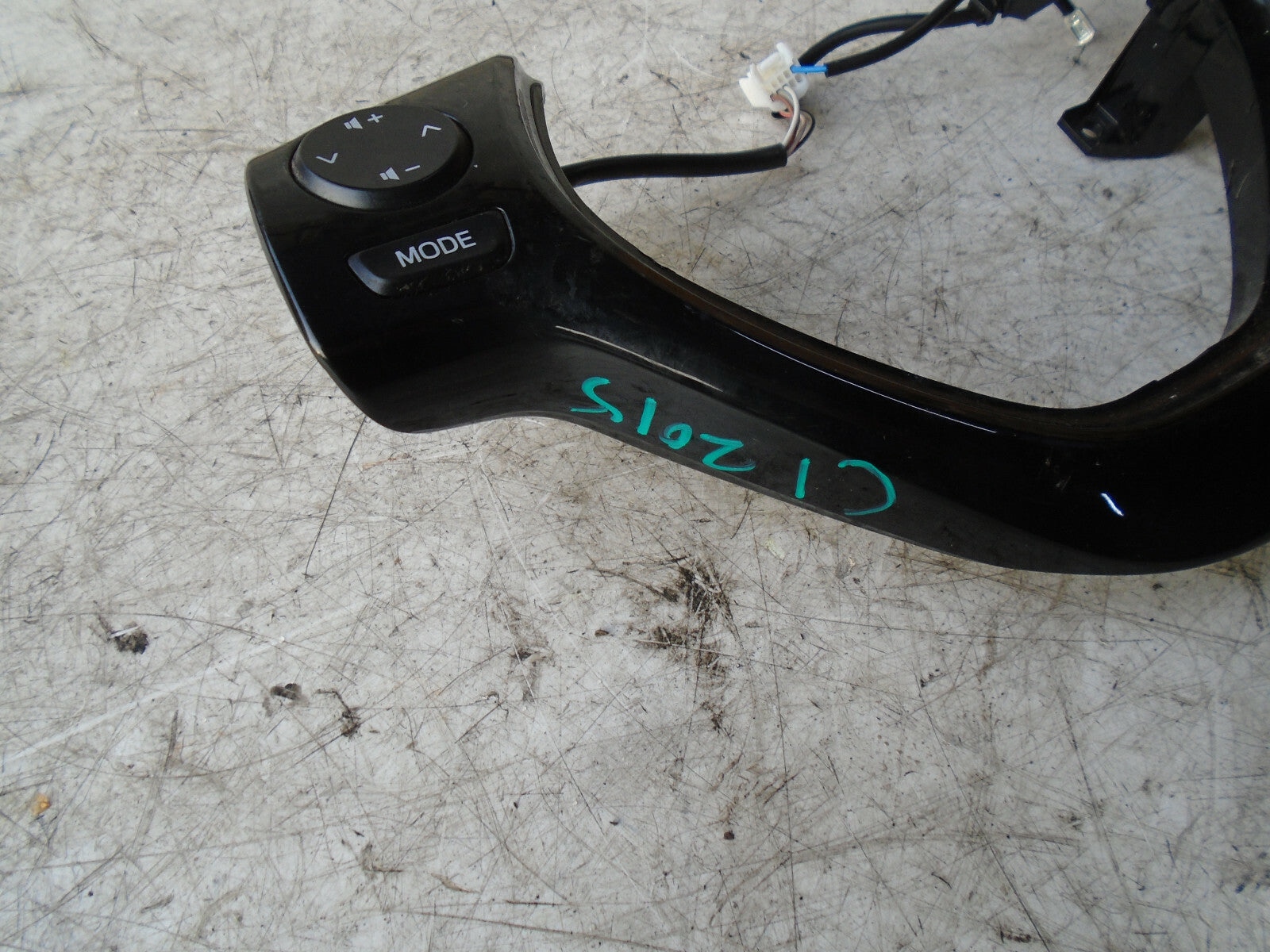 CITROEN C1 2015 MK2 STEERING WHEEL MUSIC CONTROL SWITCHES