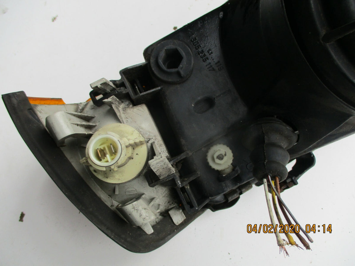AUDI 80 E 1990 OS DRIVER SIDE FRONT LIGHT HEADLIGHT INDICATOR LAMP 1307022057