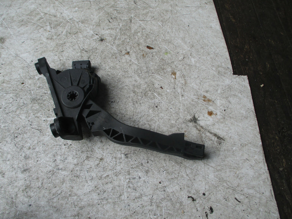 HYUNDAI I30 2014 MK2 ELECTRONIC ACCELERATOR THROTTLE GAS PEDAL 32700A5900