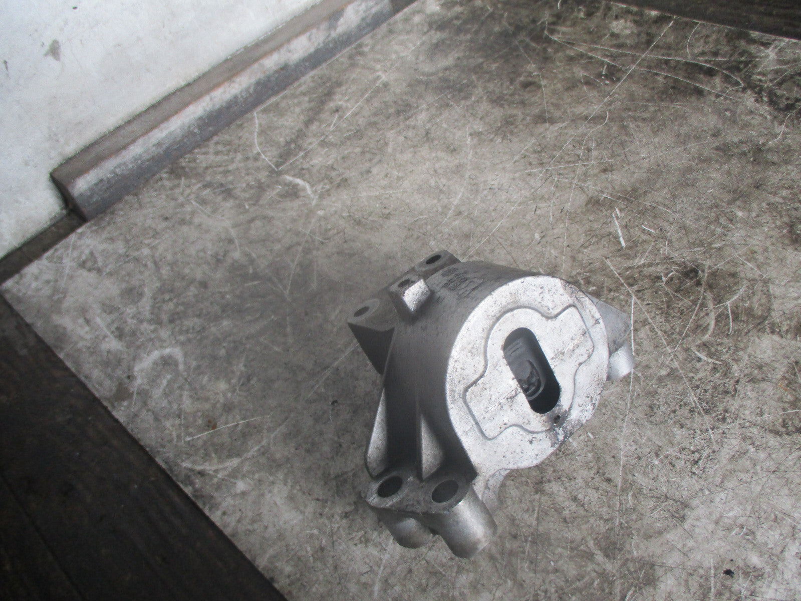 PEUGEOT BIPPER 2013 1.3D ENGINE MOUNT 00518554840