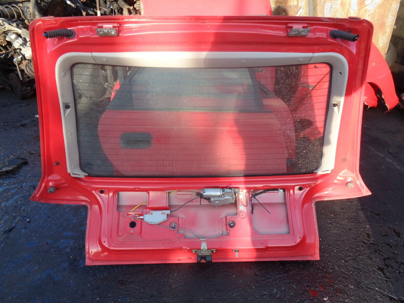 VAUXHALL ASTRA F MK3 5 DOOR REAR TAILGATE BOOTLID RED
