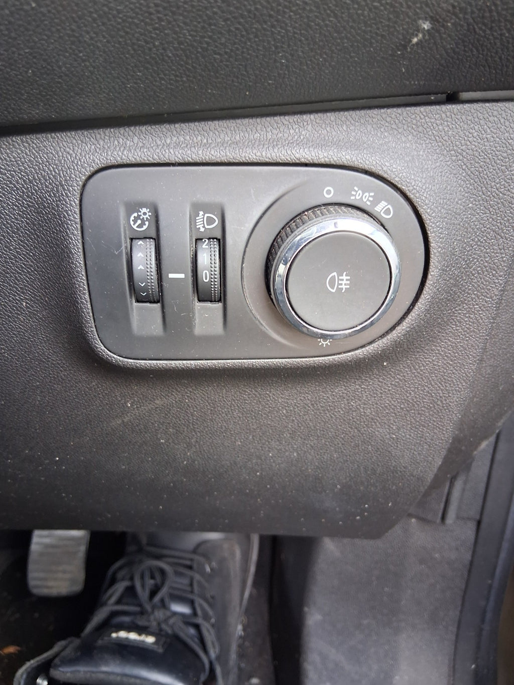 2017 VAUXHALL CORSA E 3 DOOR HEADLIGHT CONTROL ADJUSTER SWITCH