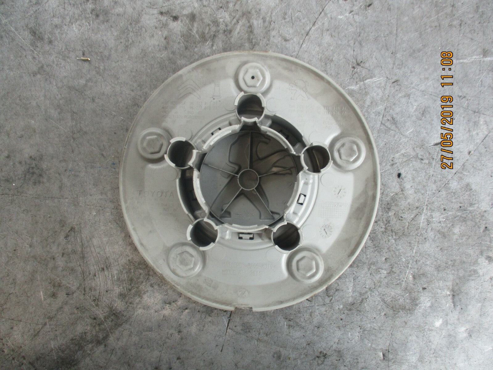 PEUGEOT PARTNER MK2 SILVER HUB CAP PLASTIC TRIM 9677381877