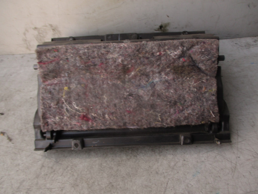 2002 NISSAN NAVARA D22 STORAGE GLOVE BOX COMPARTMENT 68520VJ200