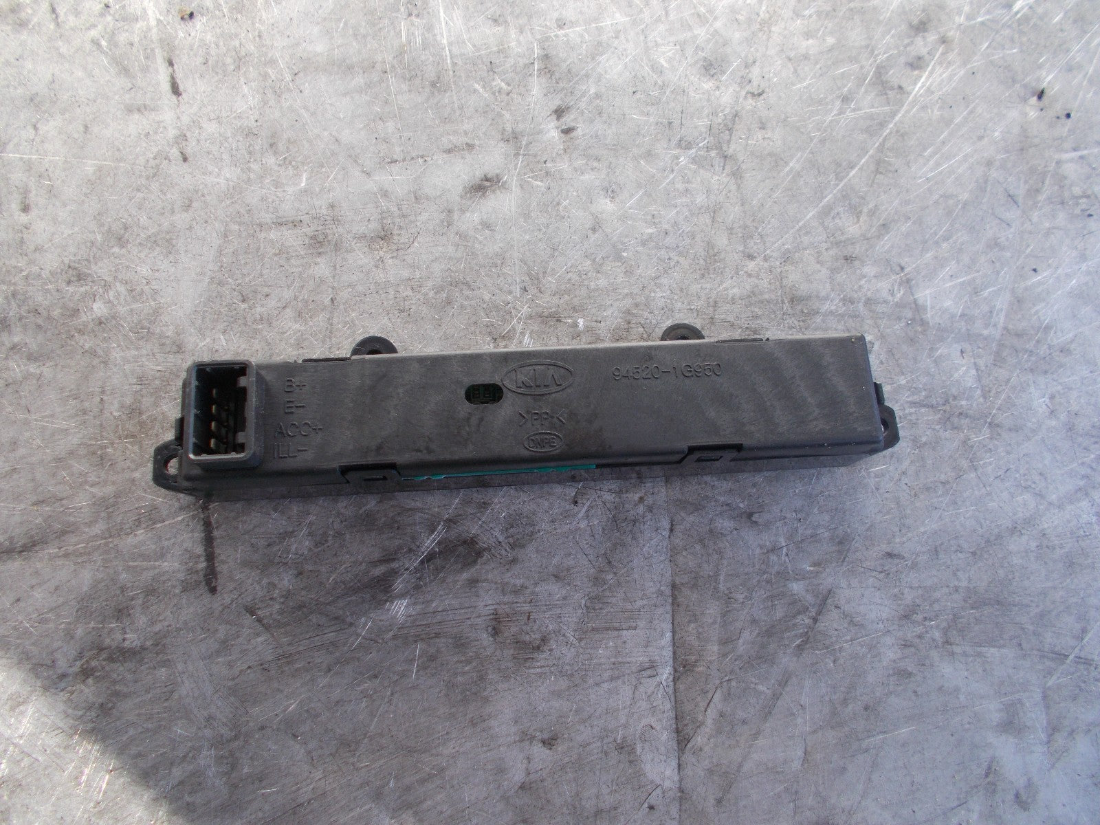 KIA RIO MK2 2008 DIGITAL CLOCK DISPLAY SCREEN 945201G950