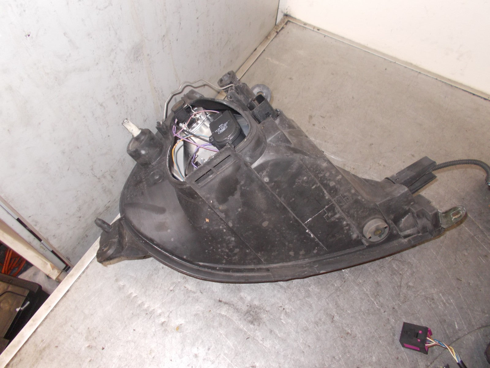 FORD KA 2004 MK1 NS PASSENGER SIDE HEADLIGHT HEADLAMP 97KG13006BP