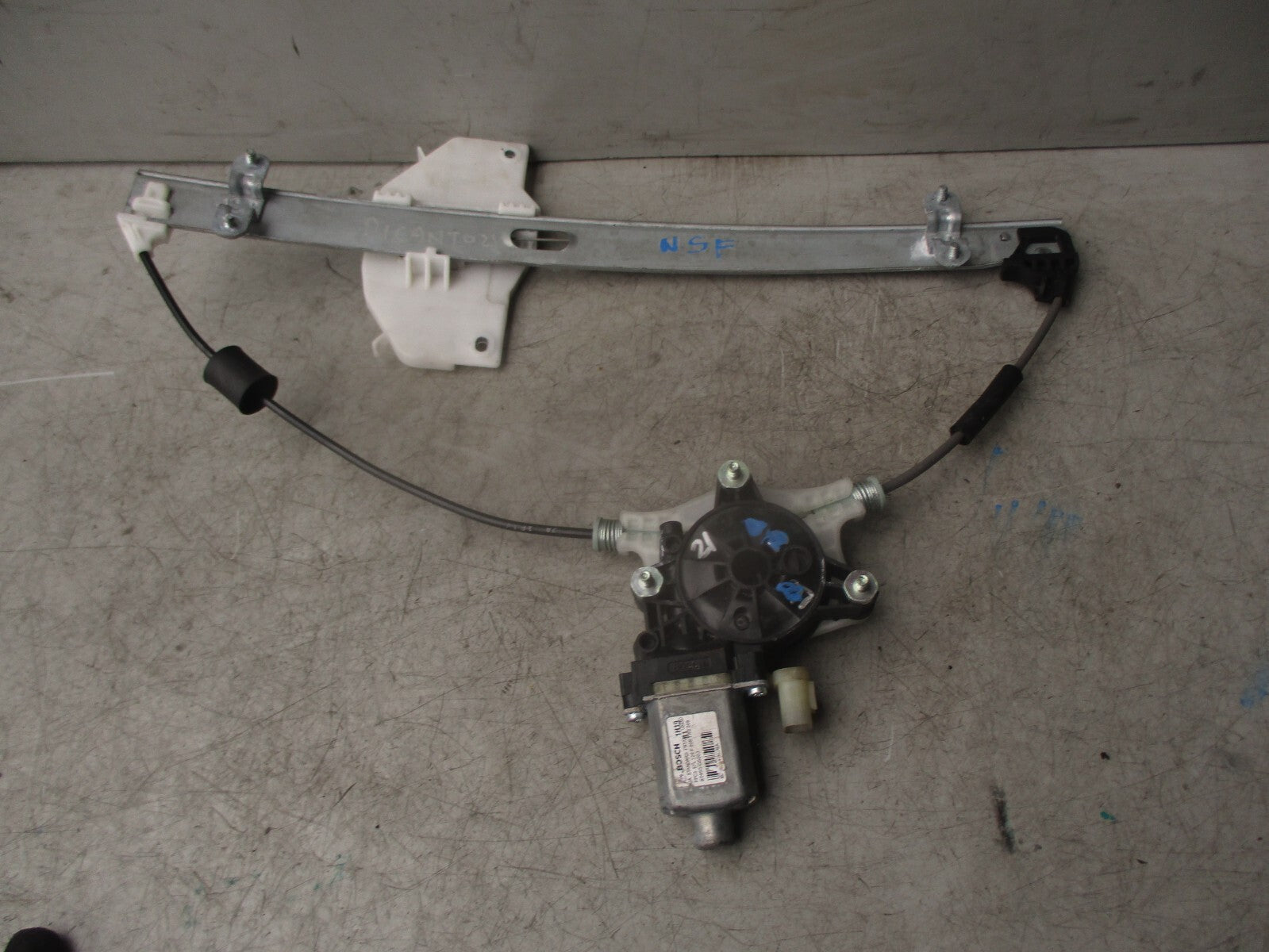 2021 KIA PICANTO MK3 NSF PASSENGER SIDE FROT WINDOW MOTOR & REGULATOR 82460G6000