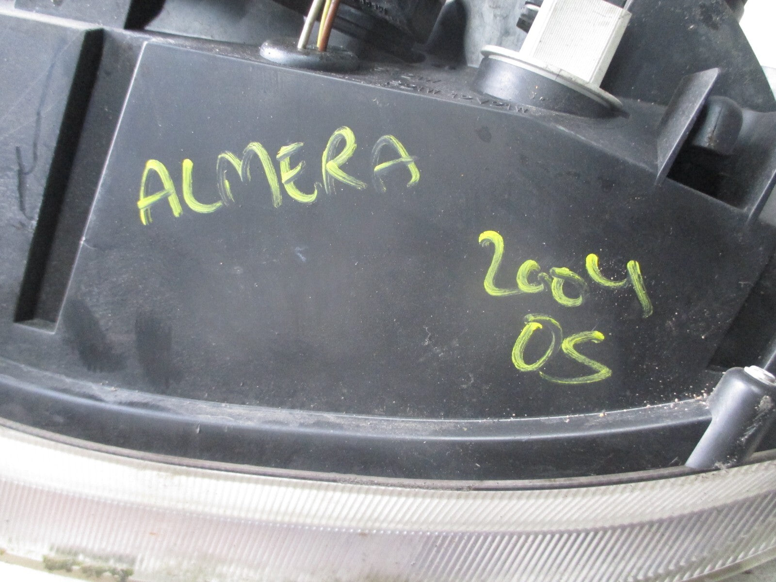 NISSAN ALMIRA 2004 OSF DRIVER SIDE HEADLIGHT