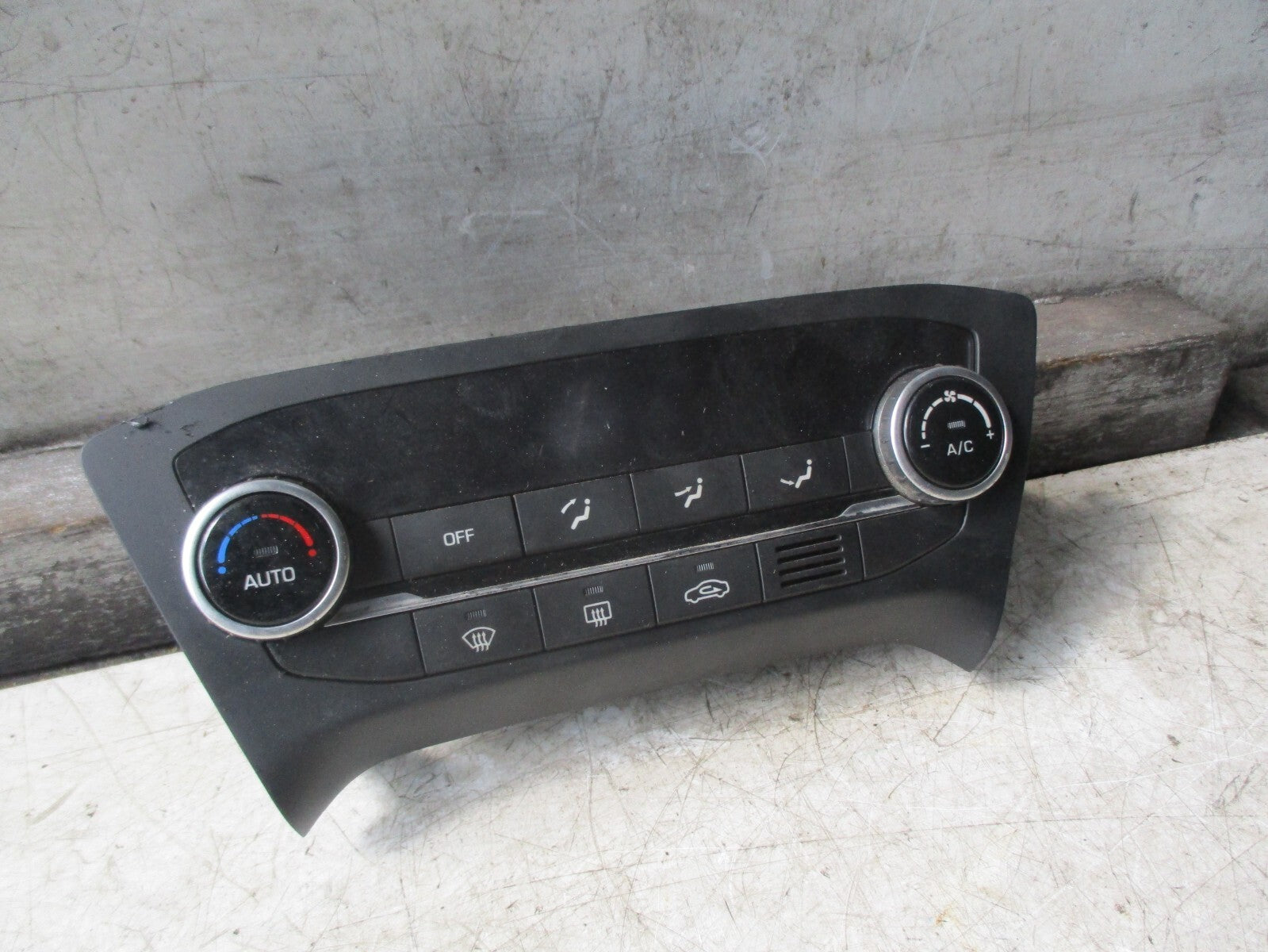 HYUNDAI I20 2016 DIGITAL CLIMATE CONTROL SWITCH PANEL 97250C8220