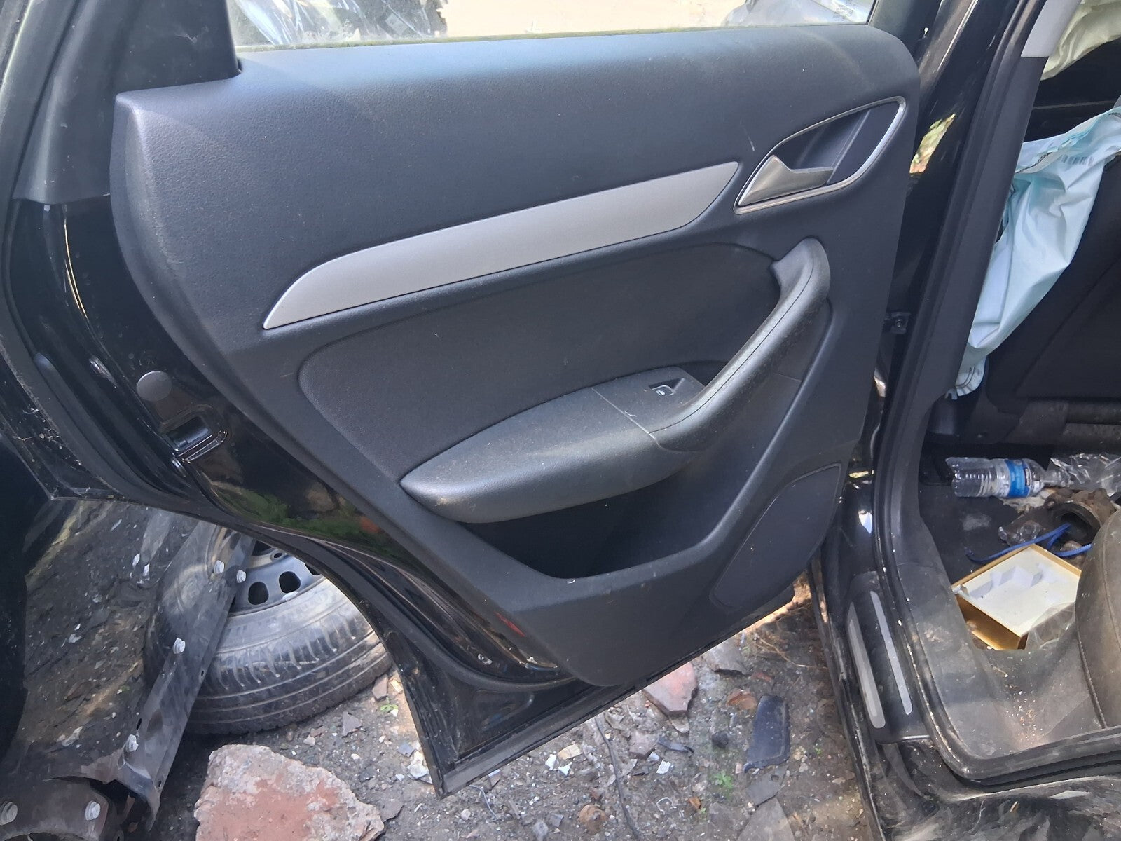 2016 AUDI Q3 8U NSF PASSENGER SIDE FRONT LEFT DOOR CARD